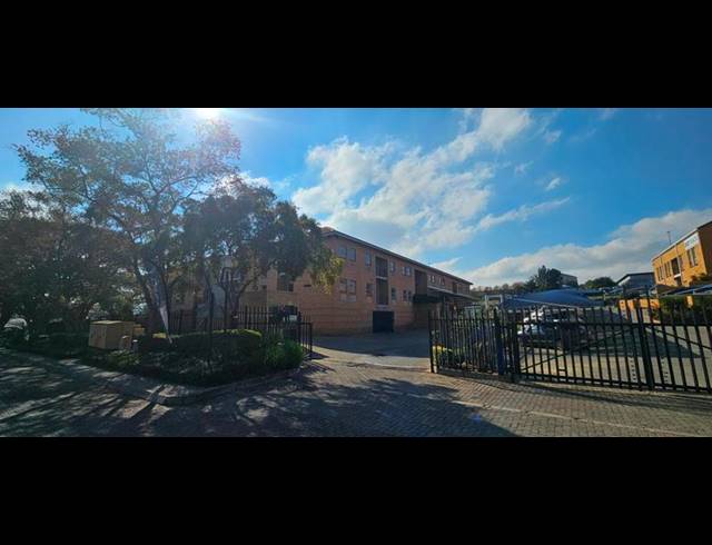 BUSINESS PROPERTY TO RENT IN HALFWAY GARDENS